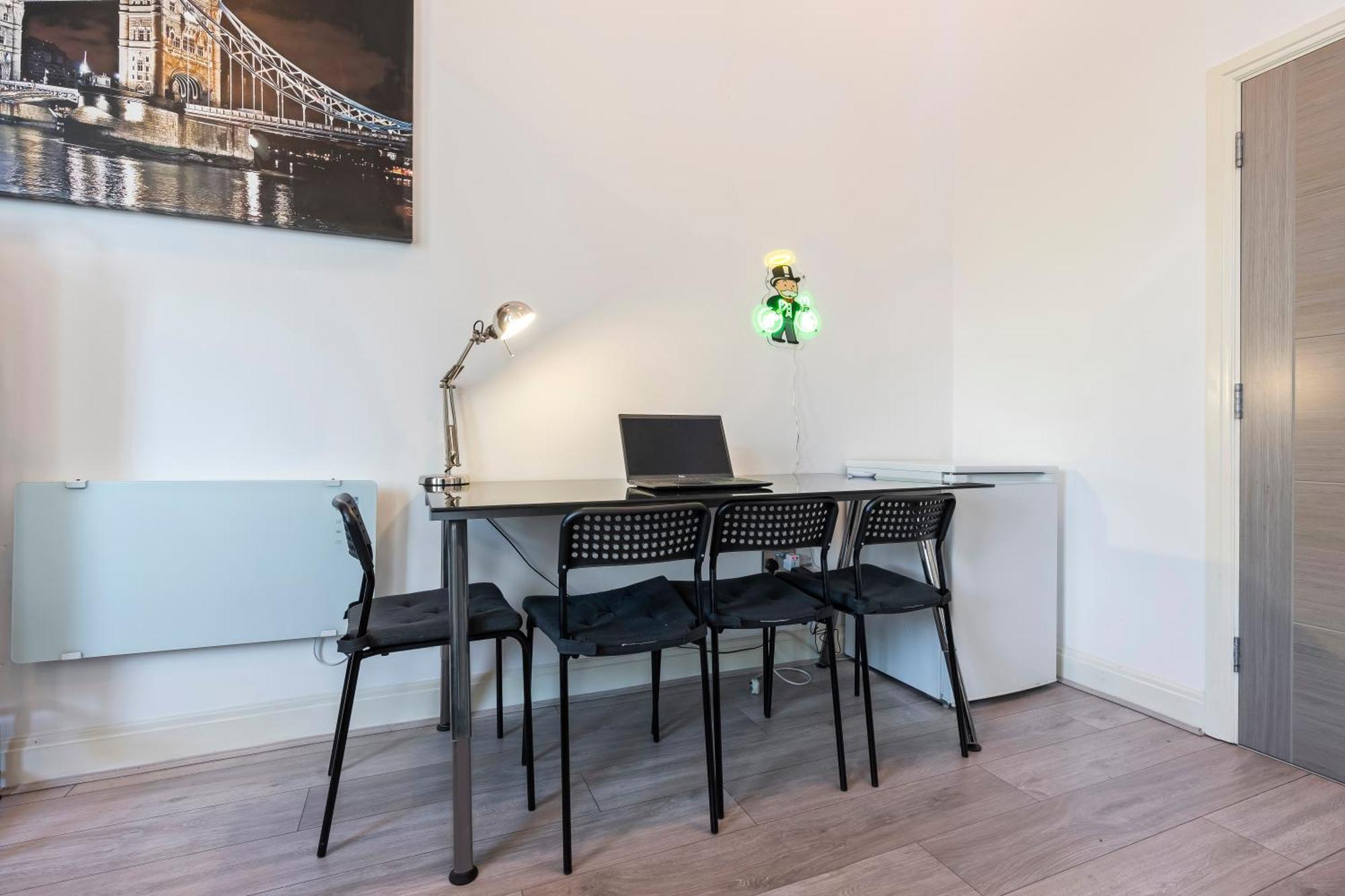 Apartment Monopoly Suite- Luxurious- High Tech And Spacious In Battersea London