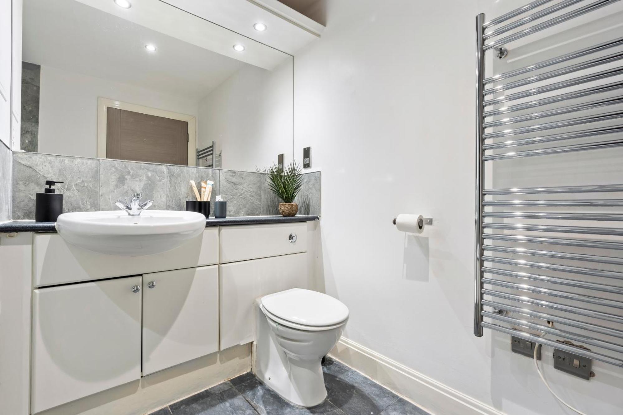 Apartment Monopoly Suite- Luxurious- High Tech And Spacious In Battersea London
